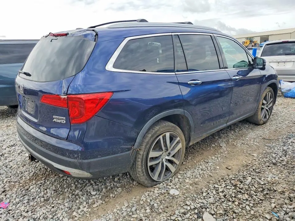 2017 HONDA PILOT TOURING  