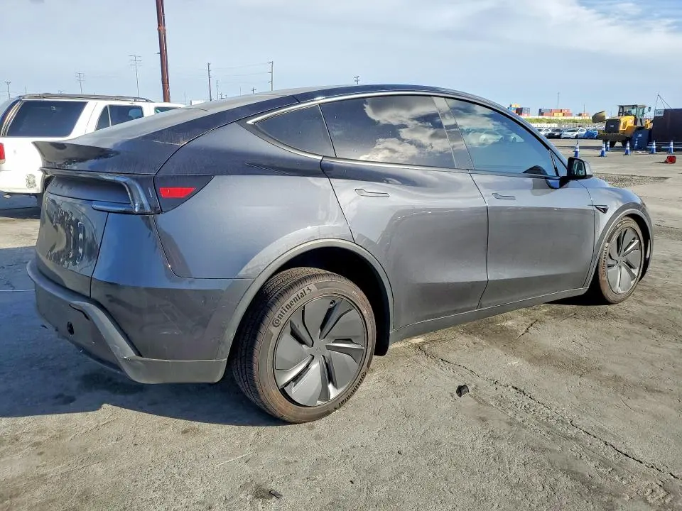 2026 TESLA MODEL Y   