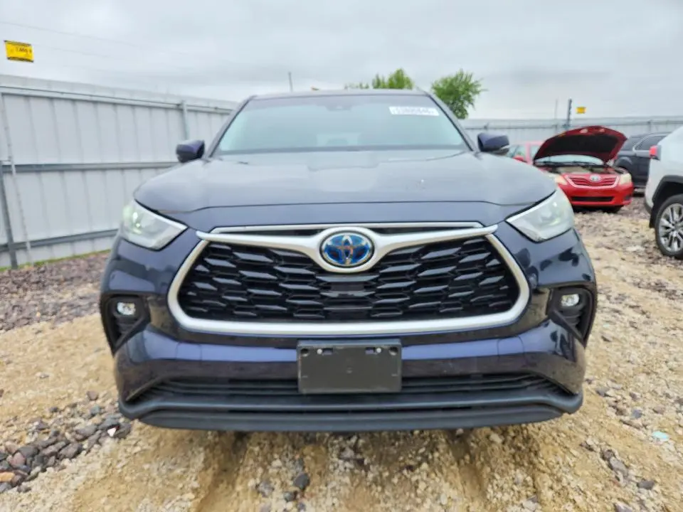 2020 TOYOTA HIGHLANDER HYBRID LE  