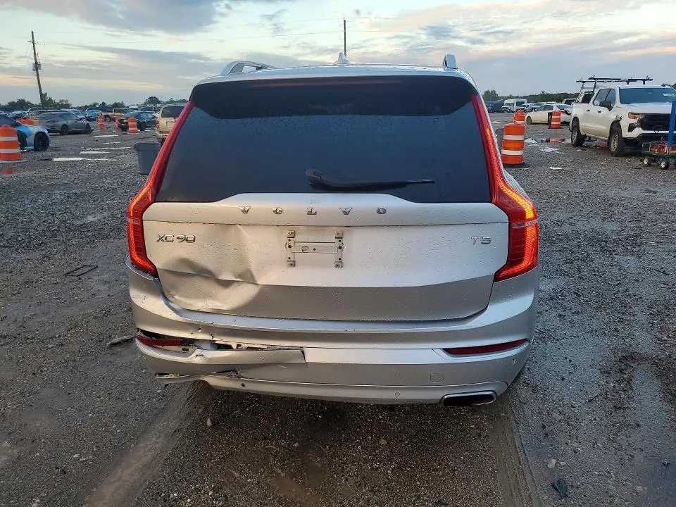 2017 VOLVO XC90 T5  