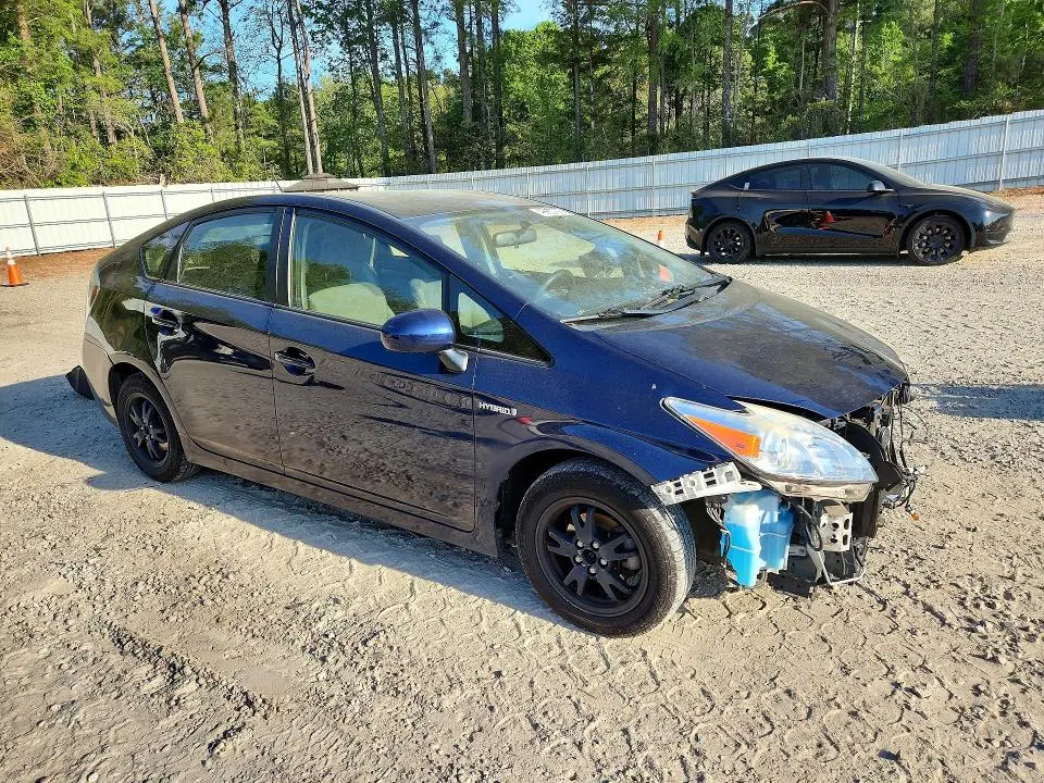 2015 TOYOTA PRIUS TWO  