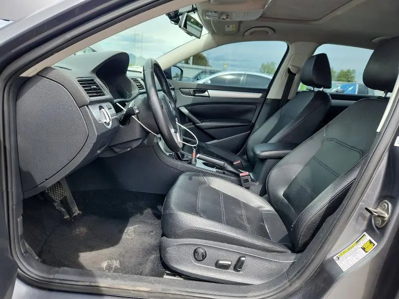 2013 VOLKSWAGEN PASSAT SE  