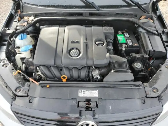 2011 VOLKSWAGEN JETTA SE  