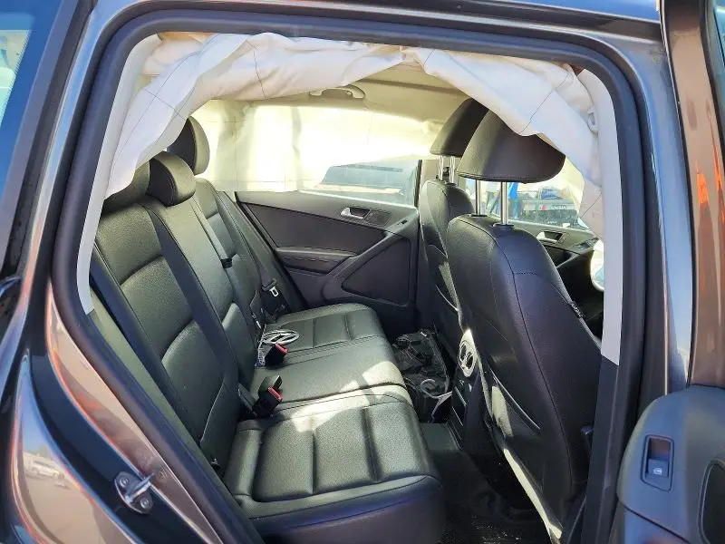 2016 VOLKSWAGEN TIGUAN S  