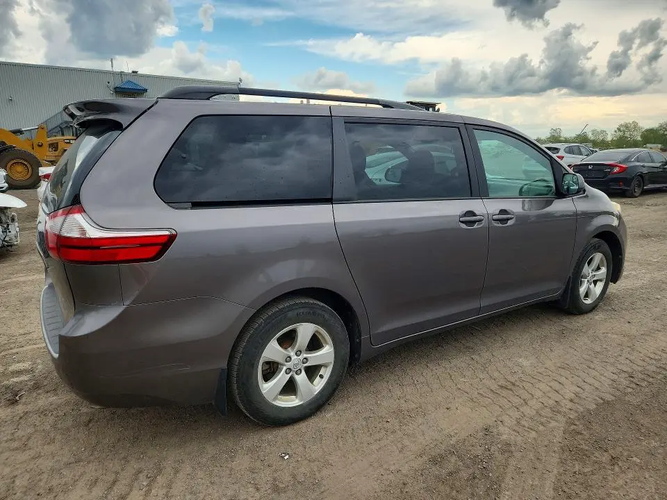 2016 TOYOTA SIENNA LE  