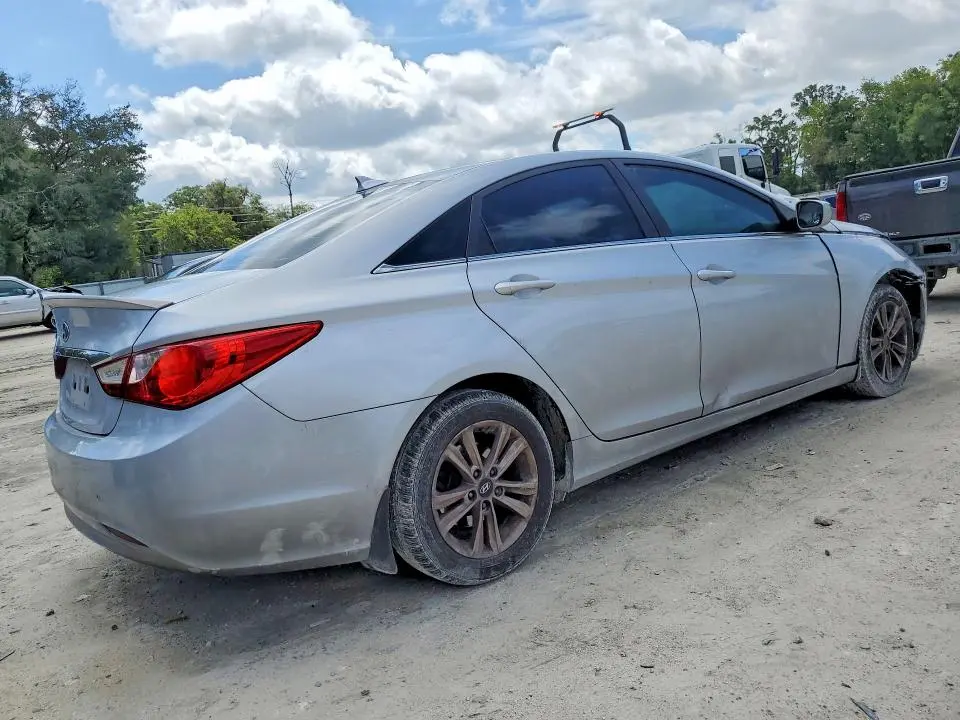 2012 HYUNDAI SONATA GLS  