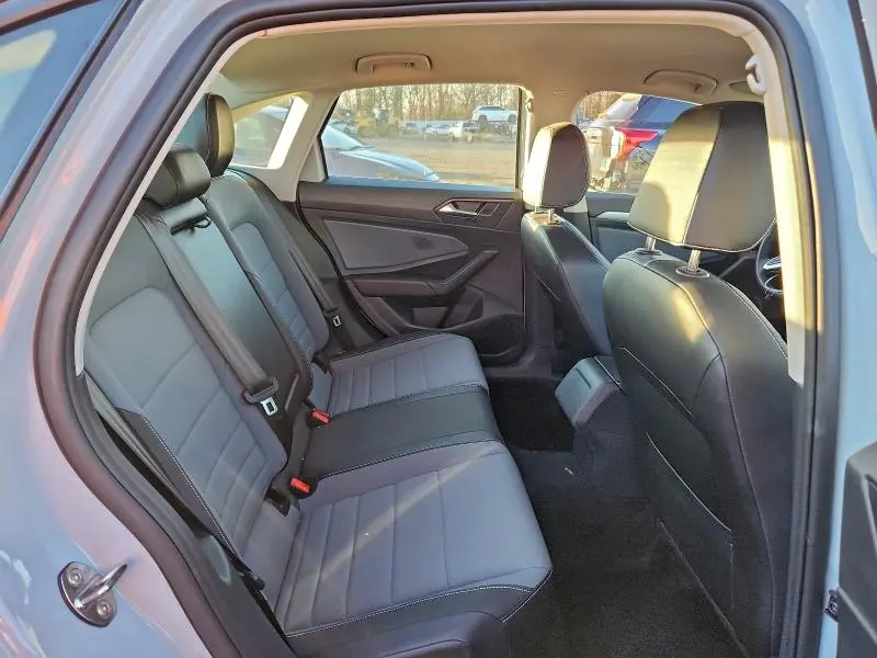 2025 VOLKSWAGEN JETTA SE  