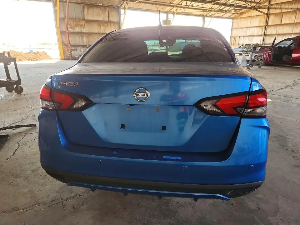 2021 NISSAN VERSA S  
