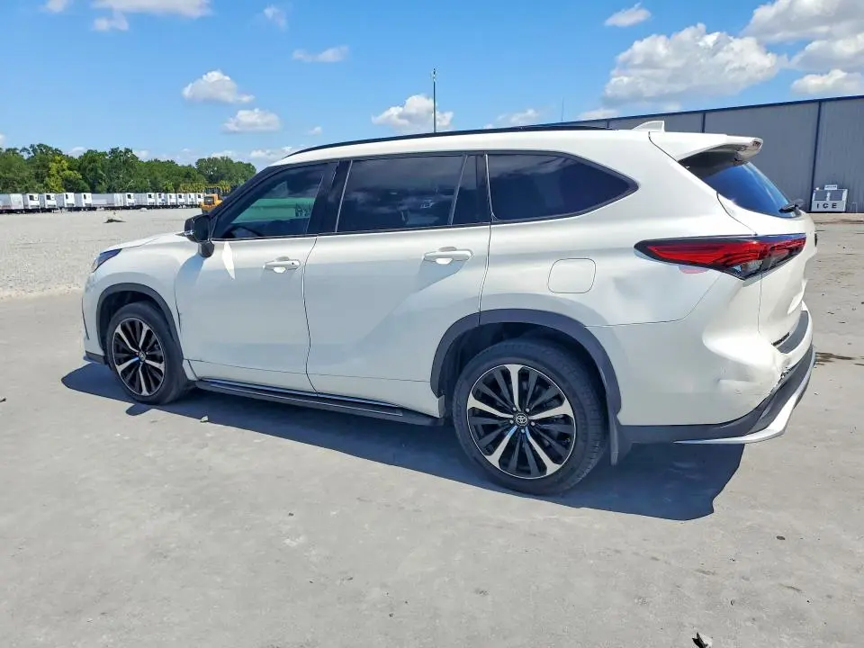 2021 TOYOTA HIGHLANDER XSE  