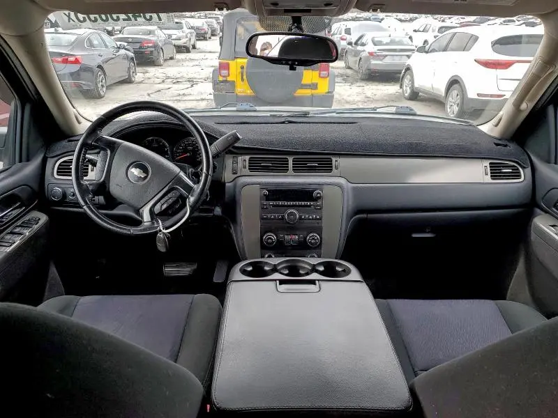 2010 CHEVROLET SUBURBAN C1500 LS  