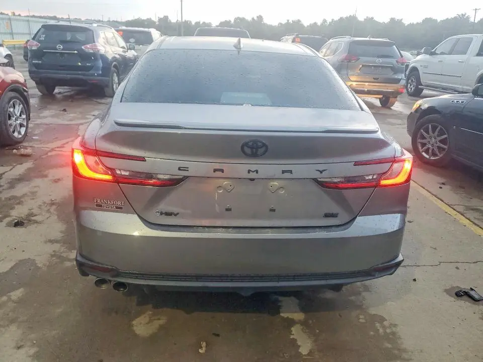 2025 TOYOTA CAMRY SE  