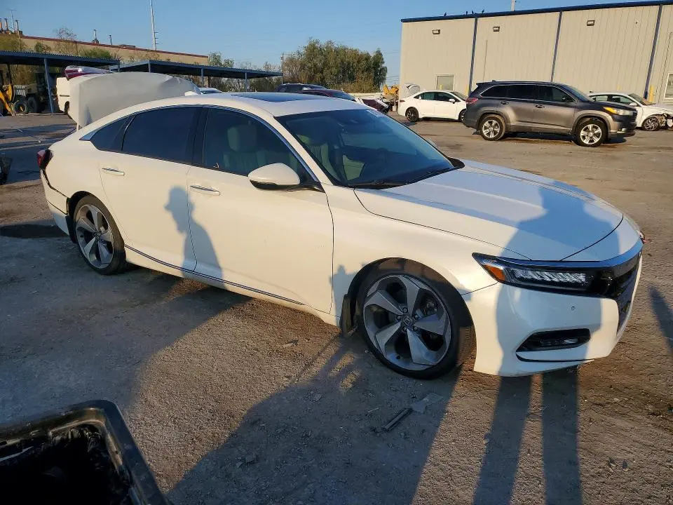 2018 HONDA ACCORD TOURING  