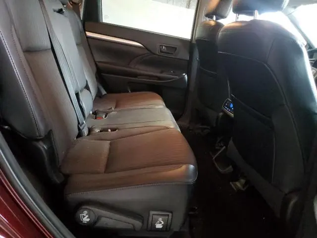 2015 TOYOTA HIGHLANDER LE  