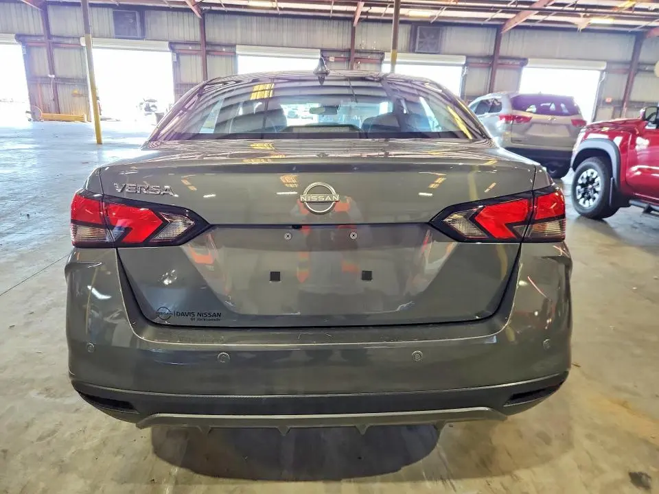2025 NISSAN VERSA SV  