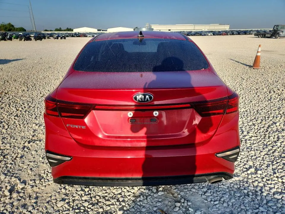 2021 KIA FORTE LXS  