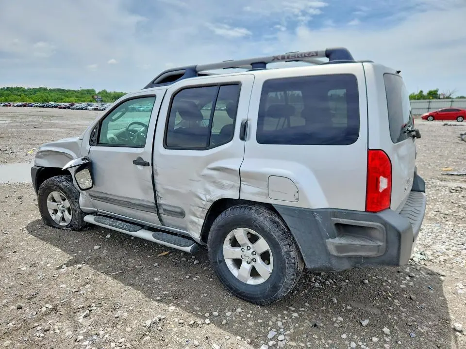 2011 NISSAN XTERRA X  