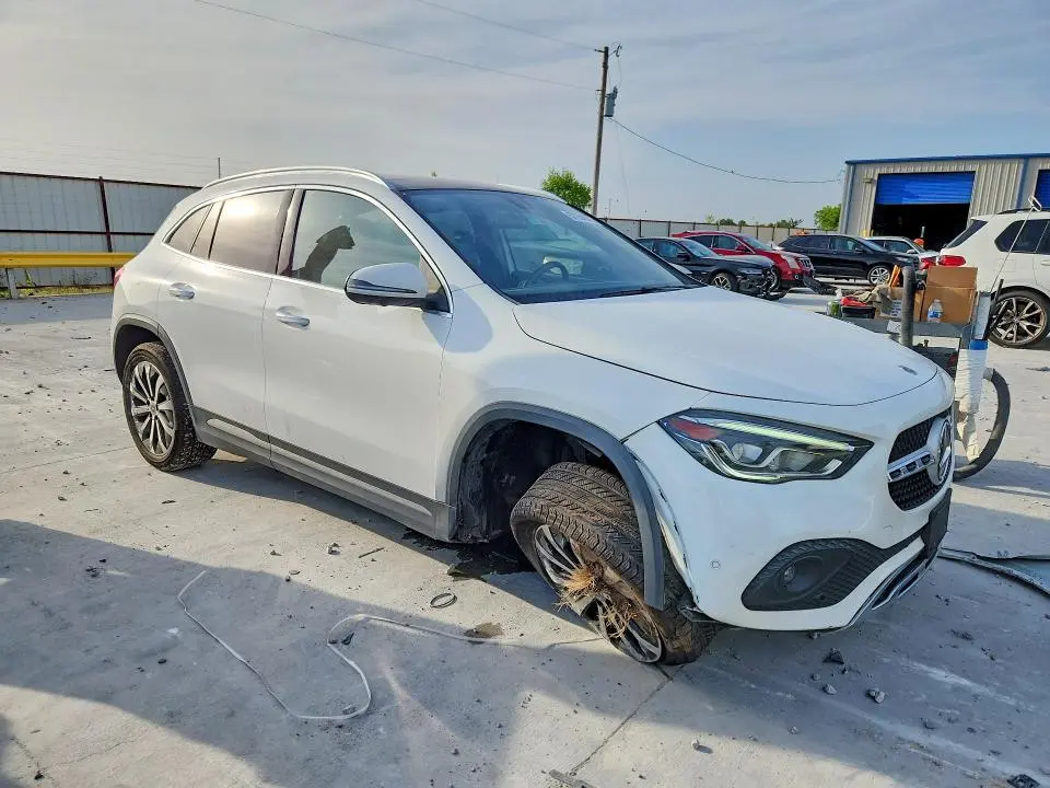2023 MERCEDES-BENZ GLA 250 4MATIC  