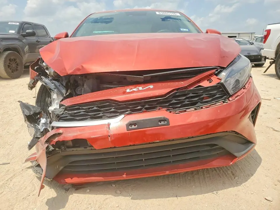 2023 KIA FORTE LXS  