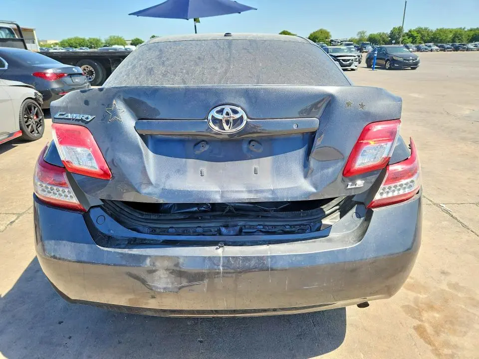 2011 TOYOTA CAMRY LE  