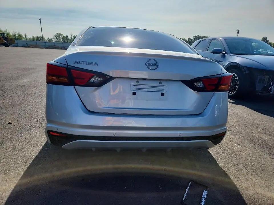 2024 NISSAN ALTIMA S  