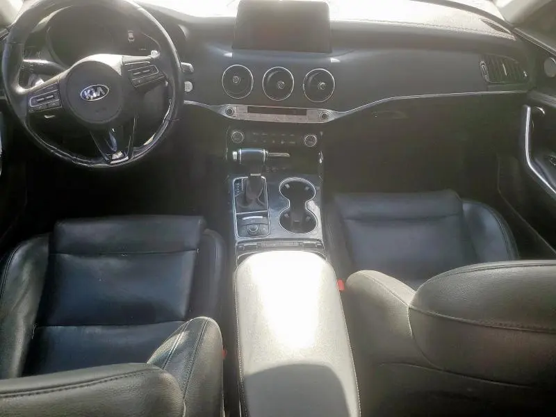 2018 KIA STINGER PREMIUM  