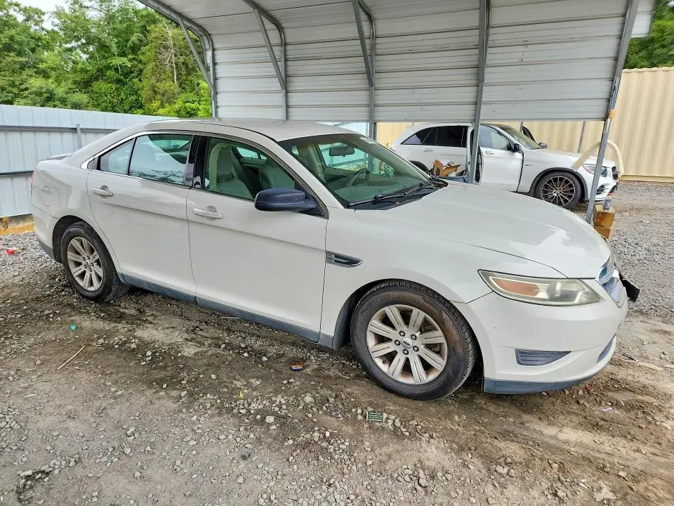 2011 FORD TAURUS SE  