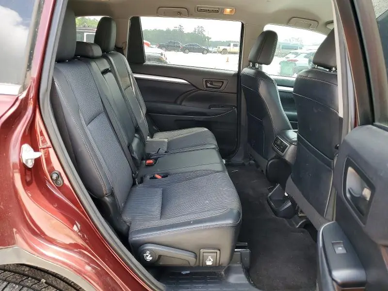 2015 TOYOTA HIGHLANDER LE PLUS  