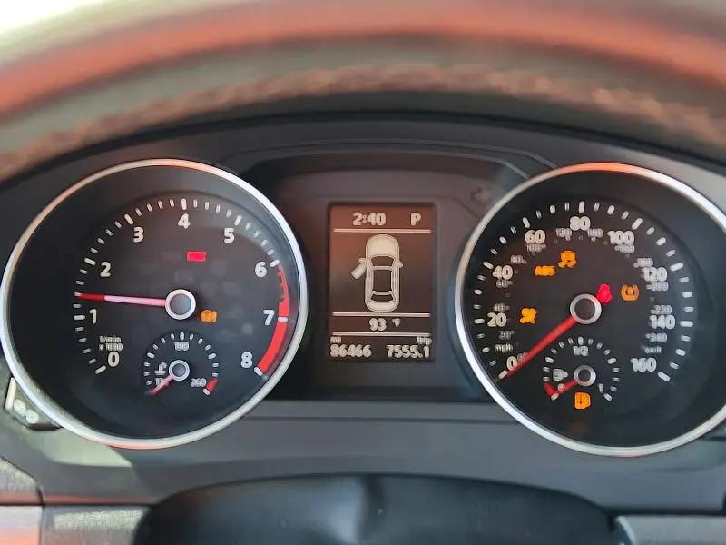 2017 VOLKSWAGEN JETTA SE  