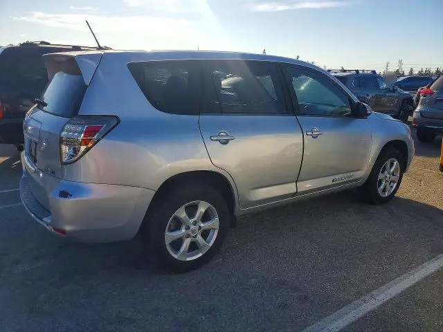 2013 TOYOTA RAV4   
