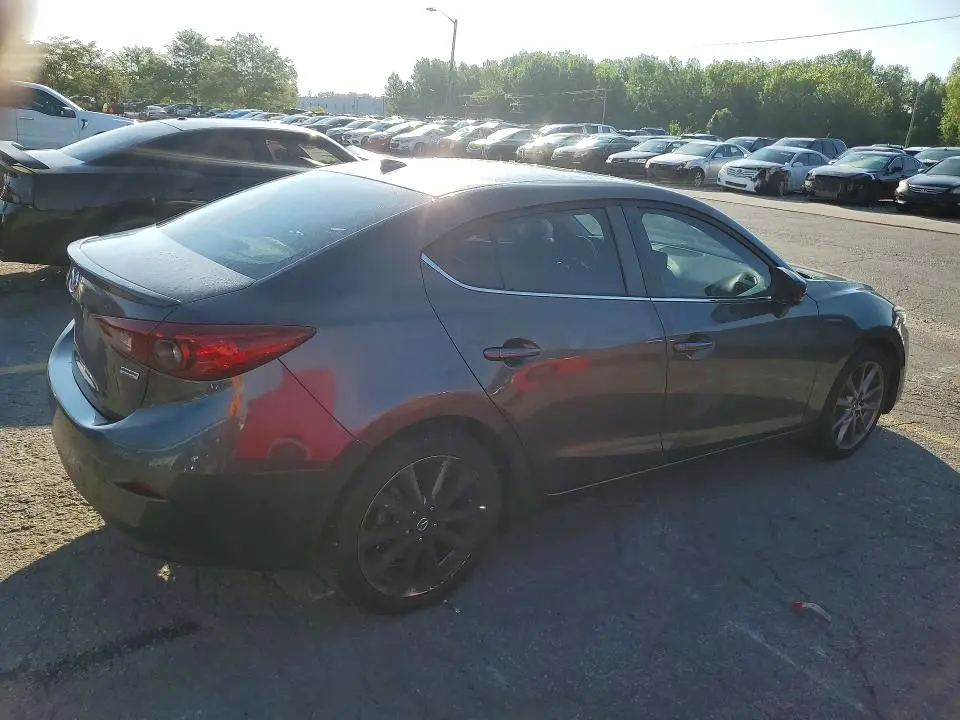 2018 MAZDA 3 TOURING  