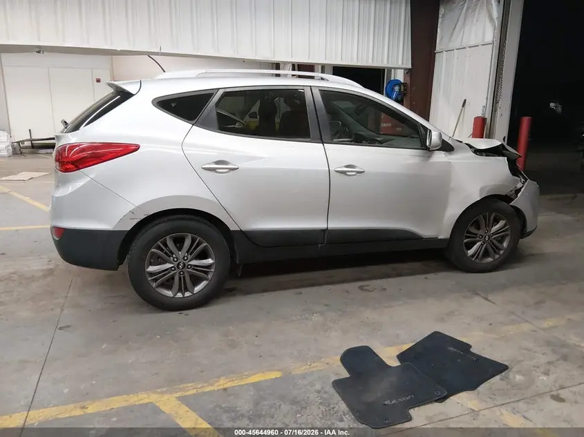 2015 HYUNDAI TUCSON SE
