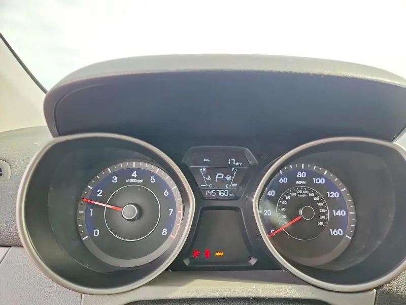 2014 HYUNDAI ELANTRA SE  