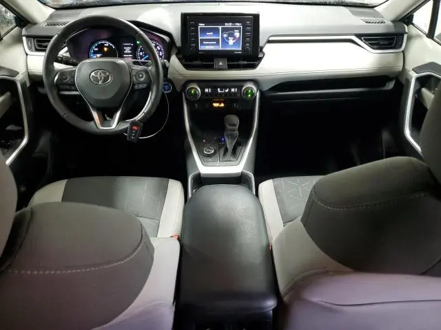 2021 TOYOTA RAV4 XLE  