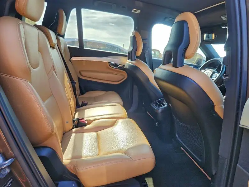 2017 VOLVO XC90 T6  