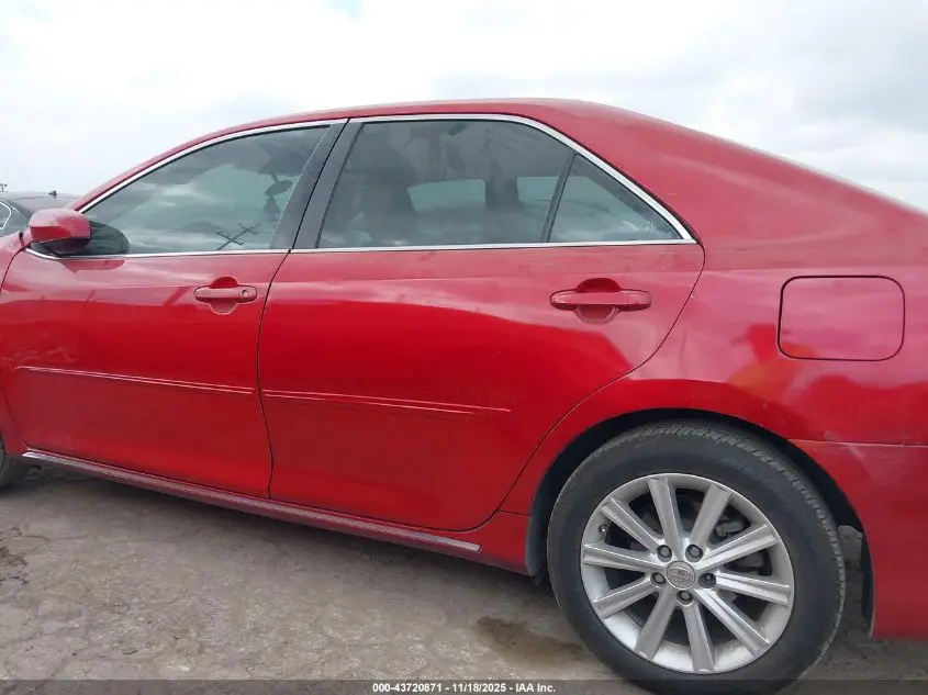 2014 TOYOTA CAMRY XLE