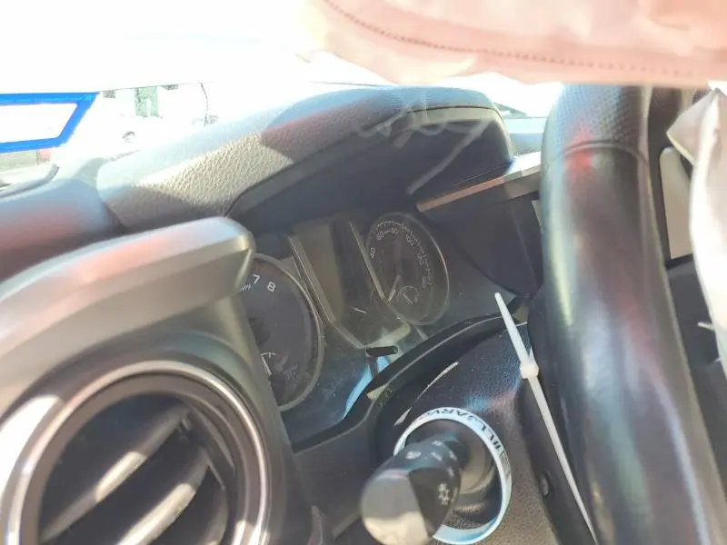 2022 TOYOTA TACOMA SR5 V6  
