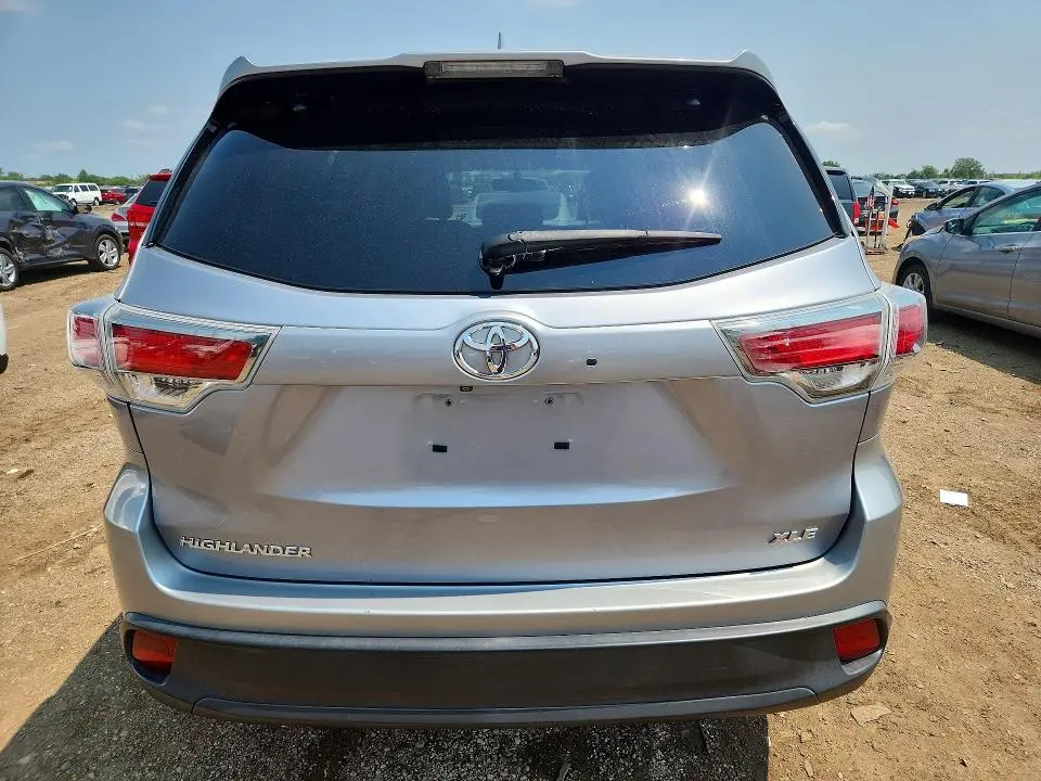 2016 TOYOTA HIGHLANDER XLE  