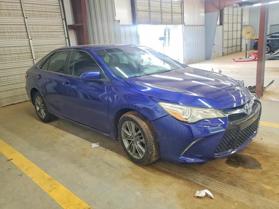 2015 TOYOTA CAMRY SE  
