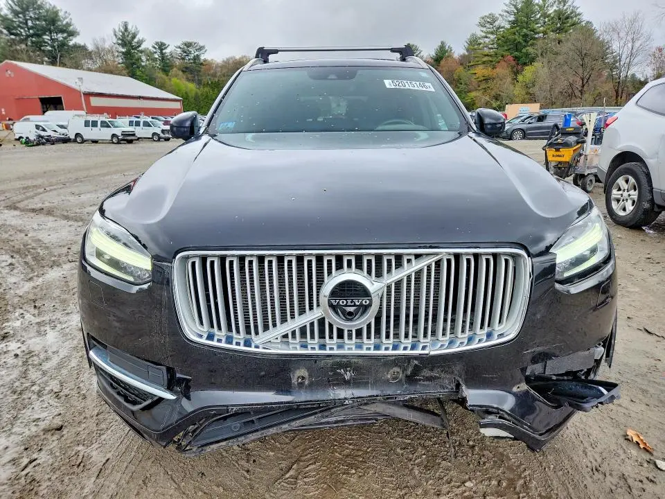 2017 VOLVO XC90 T6  