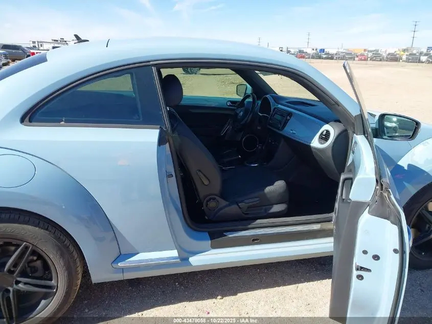 2012 VOLKSWAGEN BEETLE 2.5L