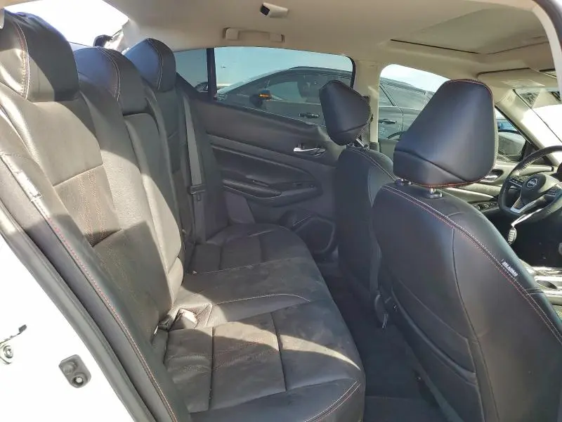 2024 NISSAN ALTIMA SR  
