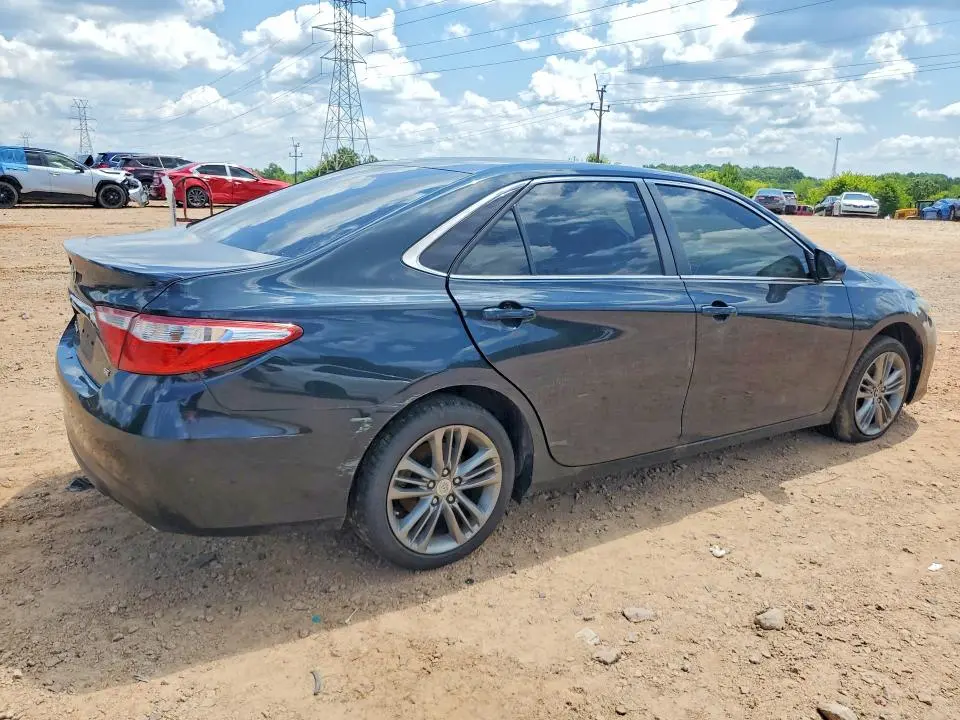 2015 TOYOTA CAMRY SE  