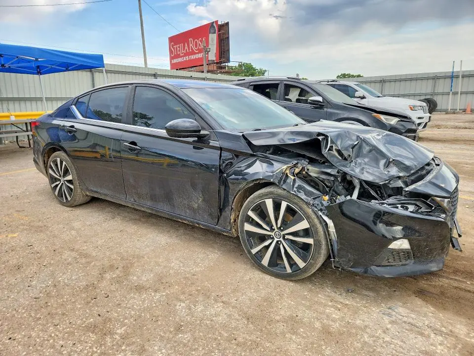 2020 NISSAN ALTIMA SR  