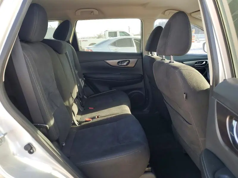 2015 NISSAN ROGUE SV  