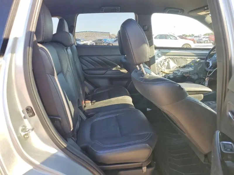 2022 MITSUBISHI OUTLANDER   