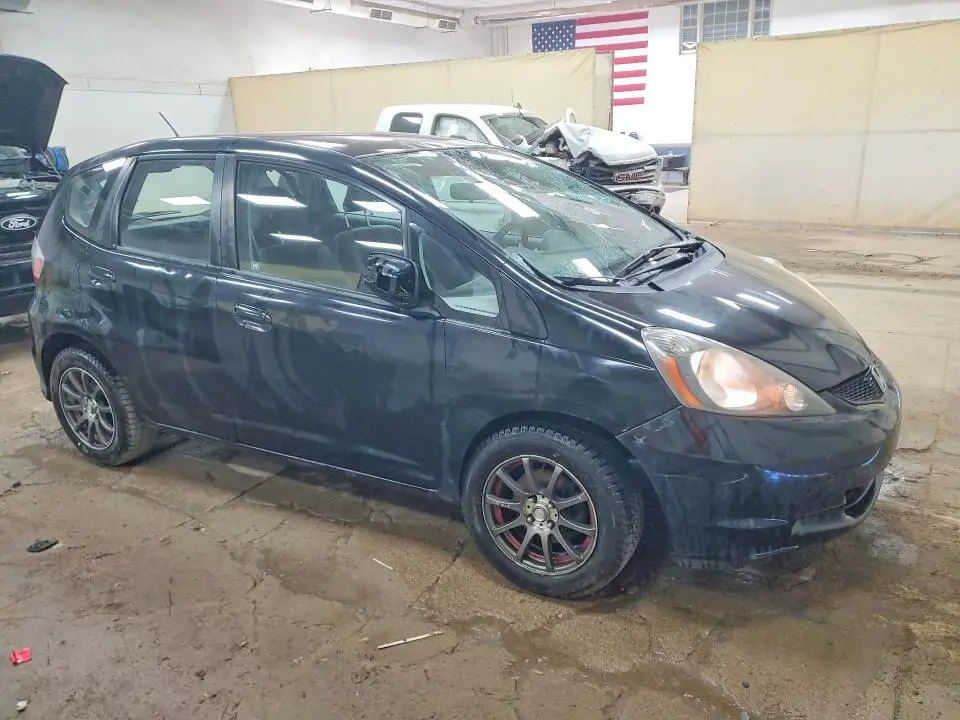 2010 HONDA FIT   