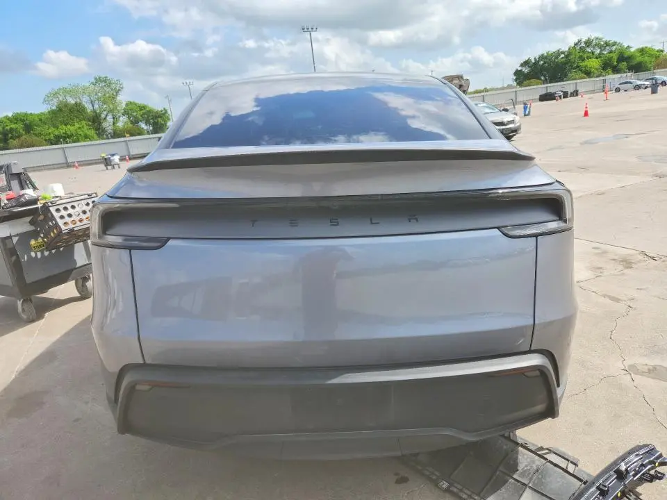 2026 TESLA MODEL Y   