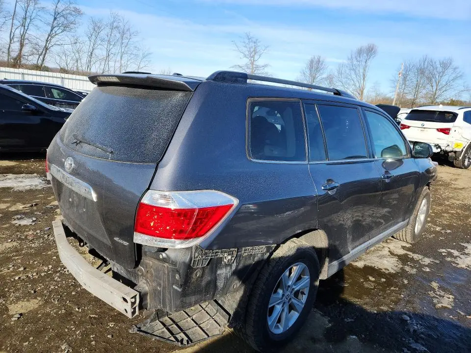 2011 TOYOTA HIGHLANDER BASE  