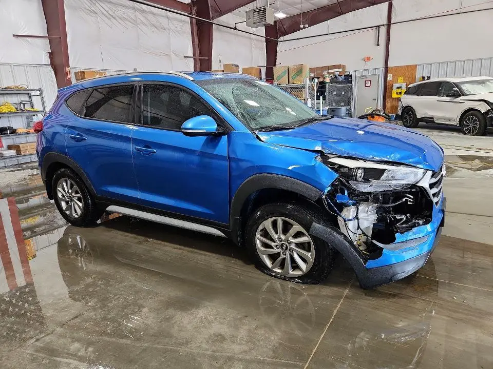 2017 HYUNDAI TUCSON SE PLUS  