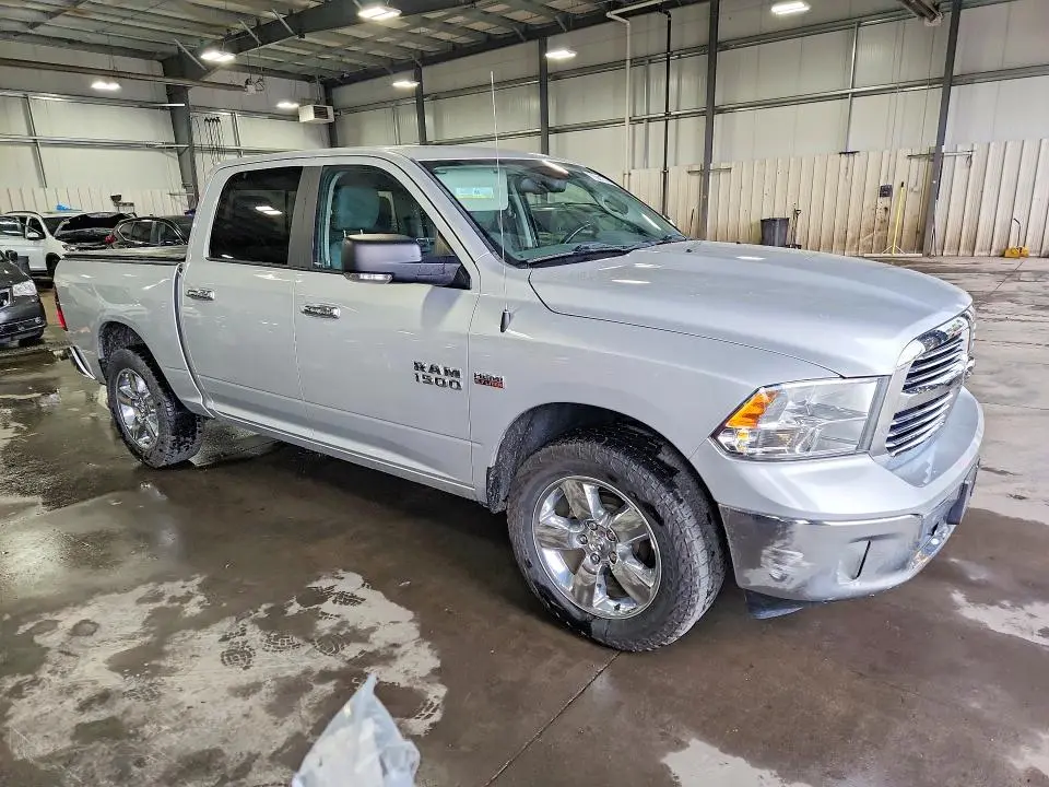 2015 RAM 1500 SLT  
